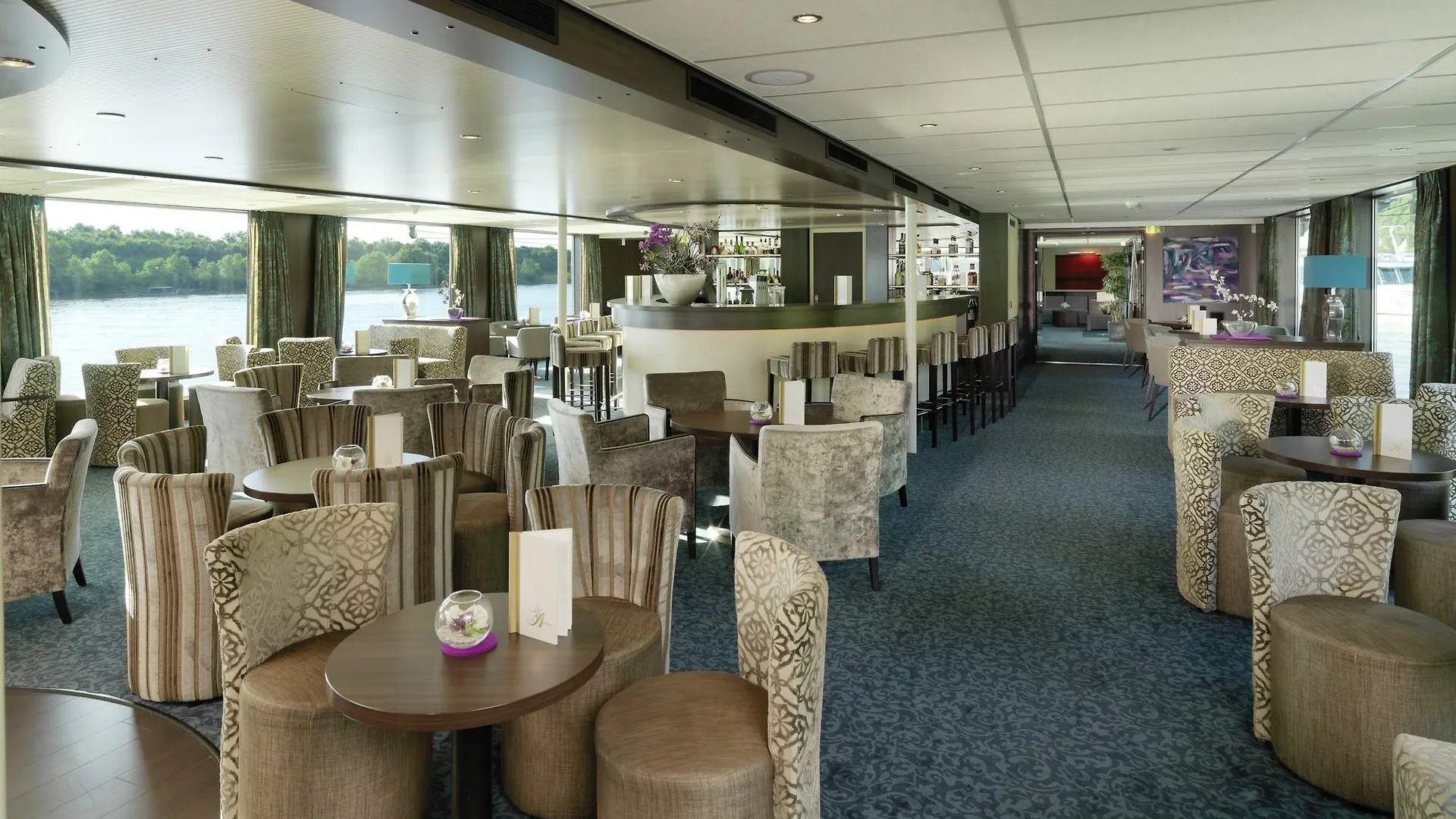 Crossgates Hotelship 4 Star - Osthafen - Frankfurt Frankfurt am Main